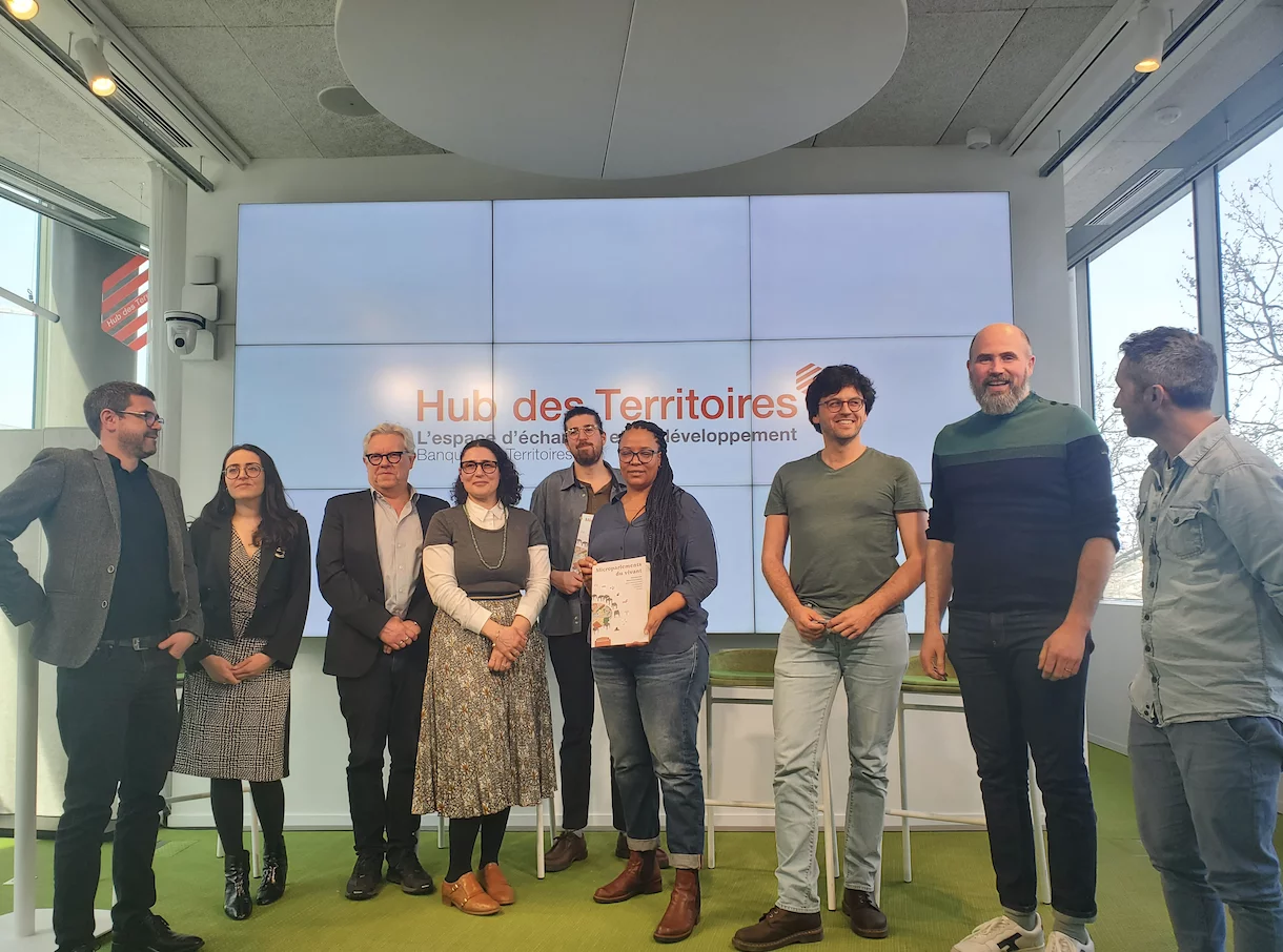 Équipe réunie au Hub des Territoires.